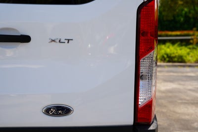 2022 Ford Transit Passenger Wagon XLT