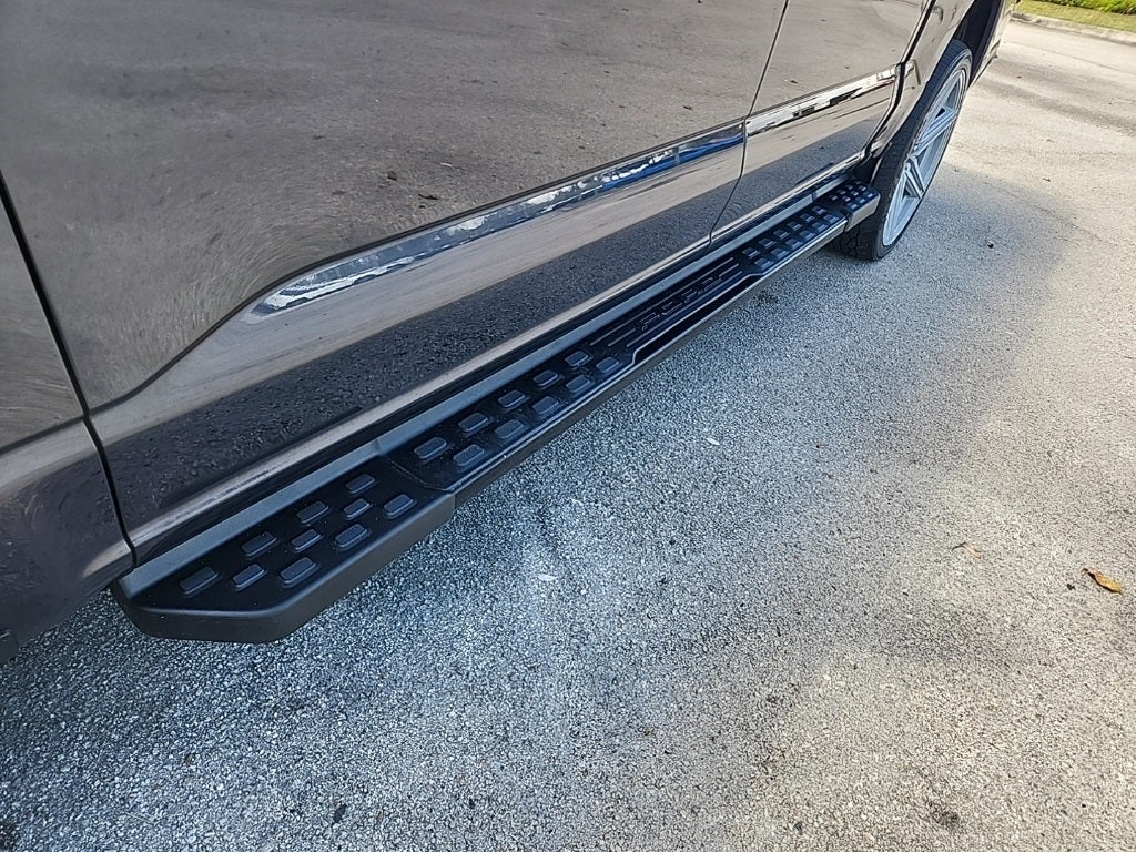 2022 Ford F-150 Lightning Platinum