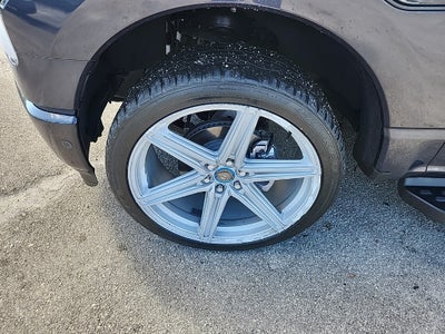 2022 Ford F-150 Lightning Platinum