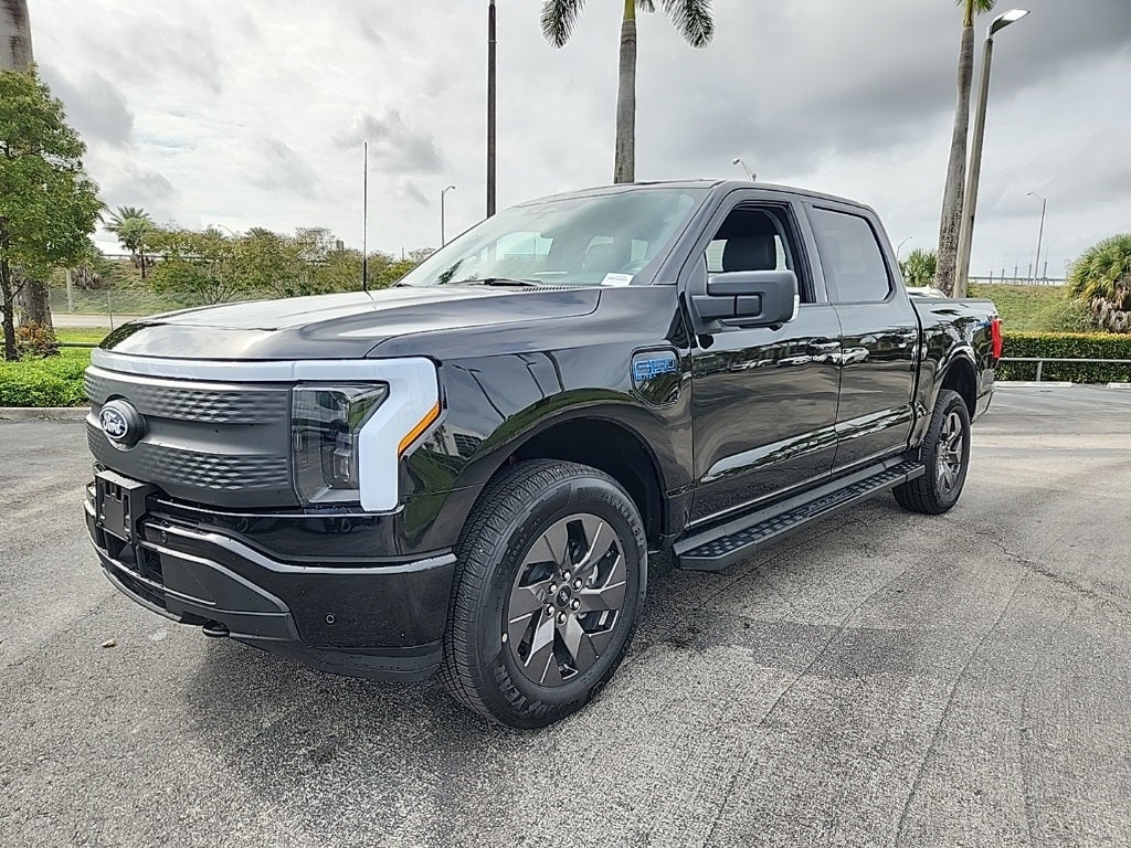 2025 Ford F-150 Lightning Flash