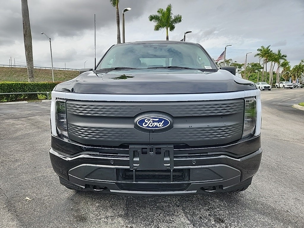 2025 Ford F-150 Lightning Flash