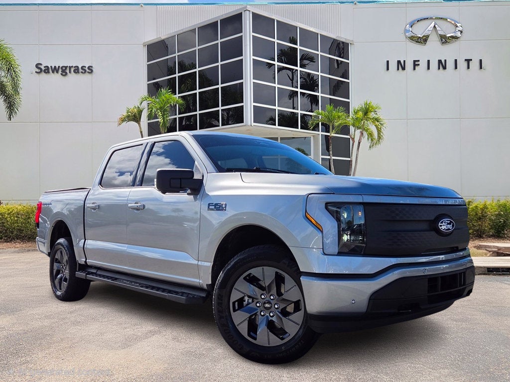 2025 Ford F-150 Lightning Flash