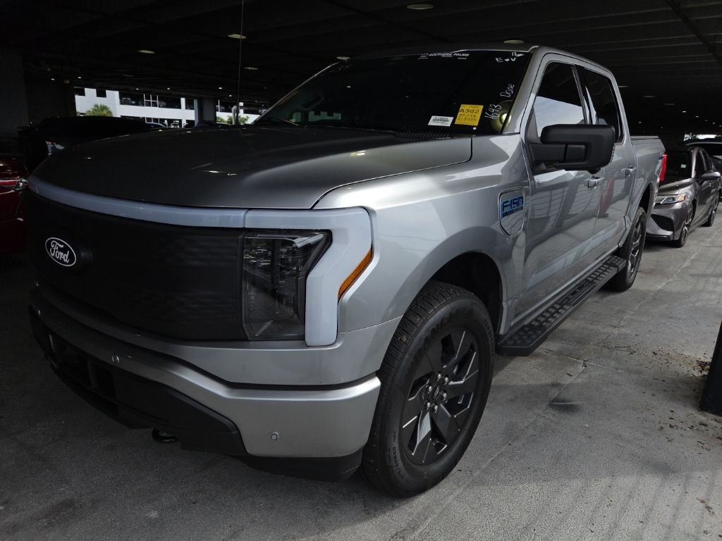 2025 Ford F-150 Lightning Flash