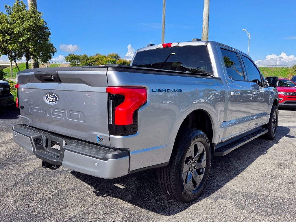 2025 Ford F-150 Lightning Flash