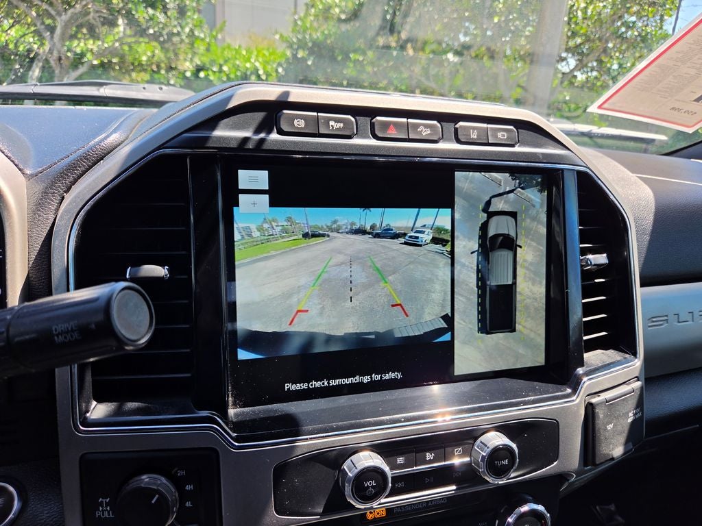 2022 Ford Super Duty F-350 SRW Pickup Lariat