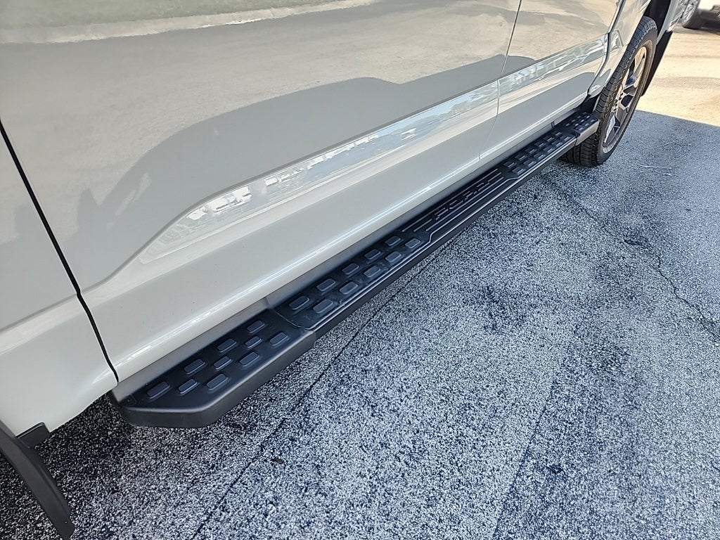 2023 Ford F-150 Lightning XLT