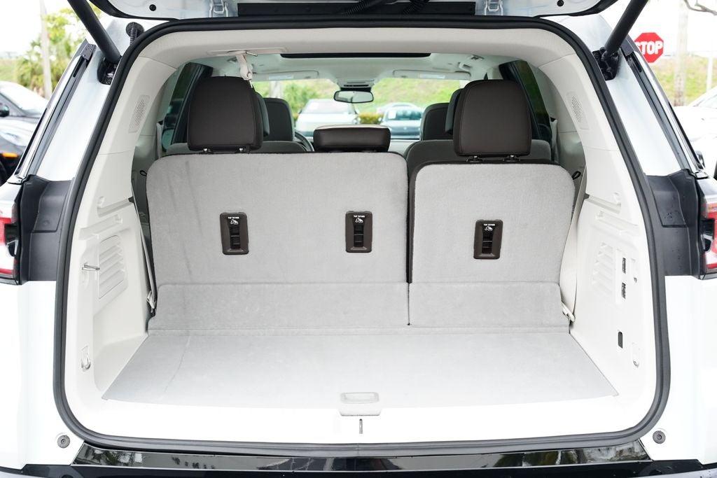 2024 GMC Acadia Denali