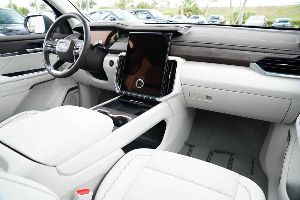 2024 GMC Acadia Denali