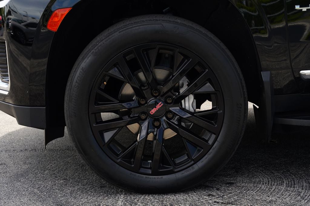 2023 GMC Yukon SLT