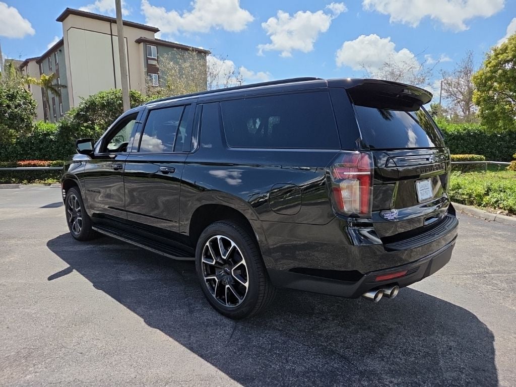 2023 Chevrolet Suburban RST