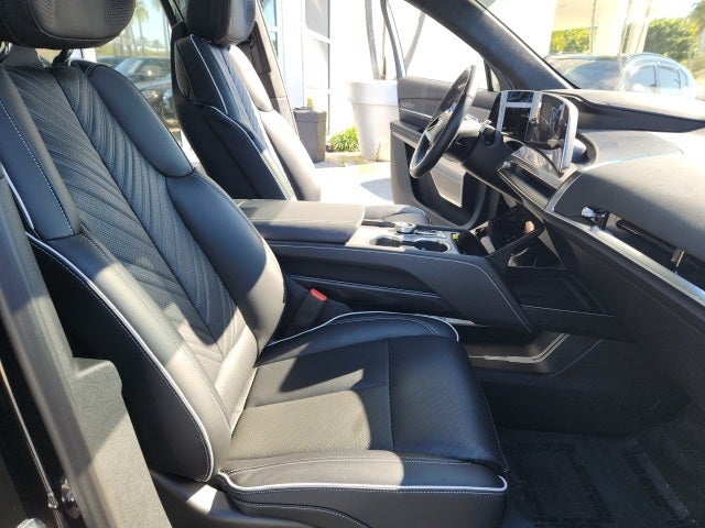 2026 Cadillac VISTIQ Platinum