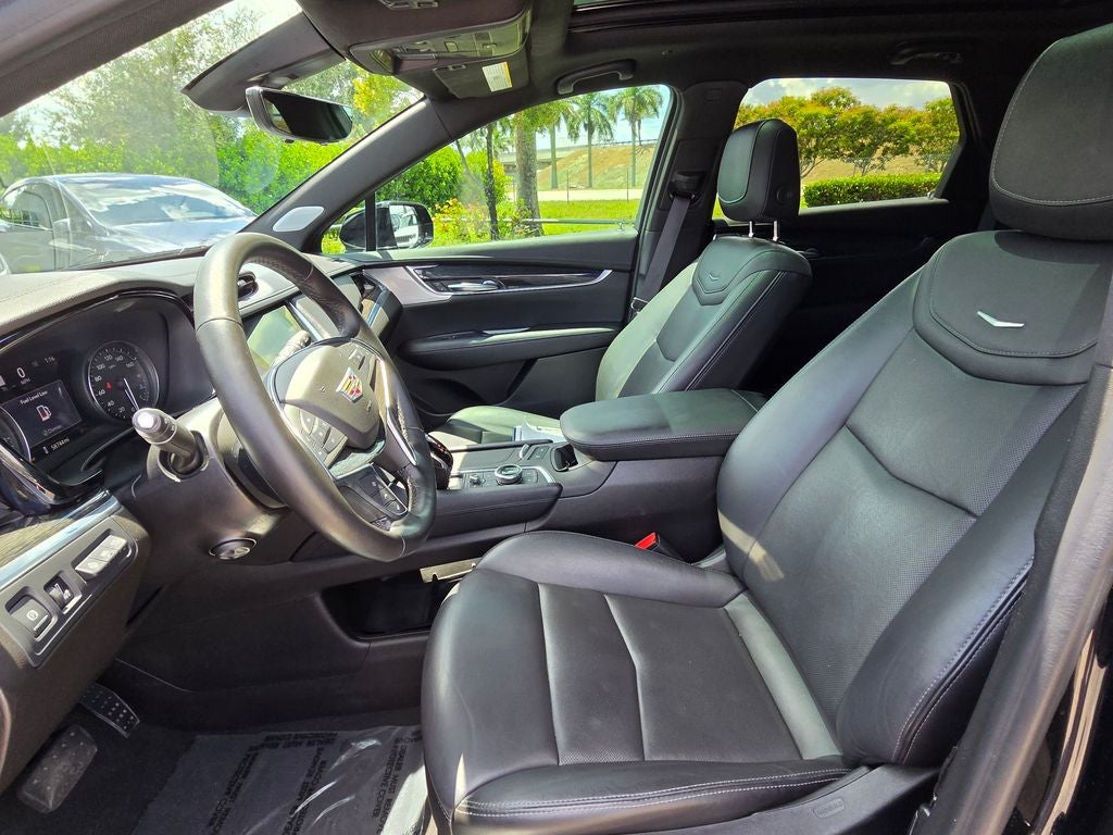 2022 Cadillac XT5 Premium Luxury