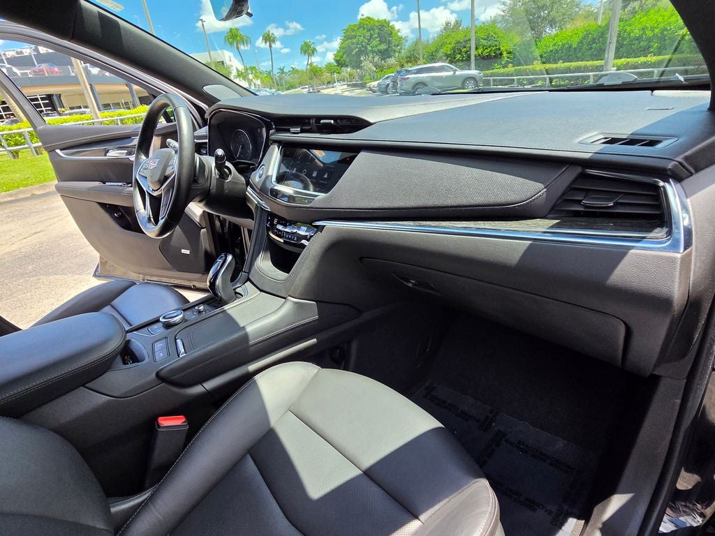 2022 Cadillac XT5 Premium Luxury
