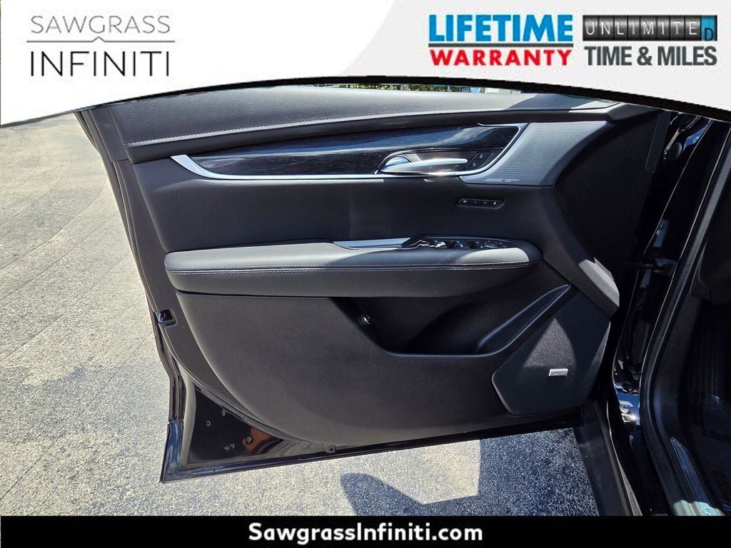 2022 Cadillac XT5 Premium Luxury