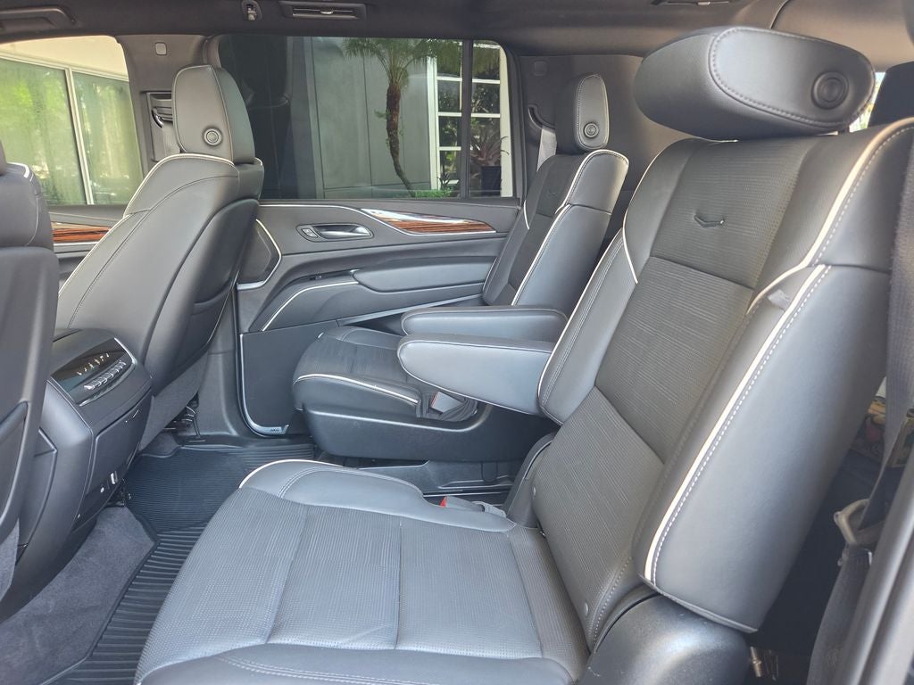 2023 Cadillac Escalade ESV Premium