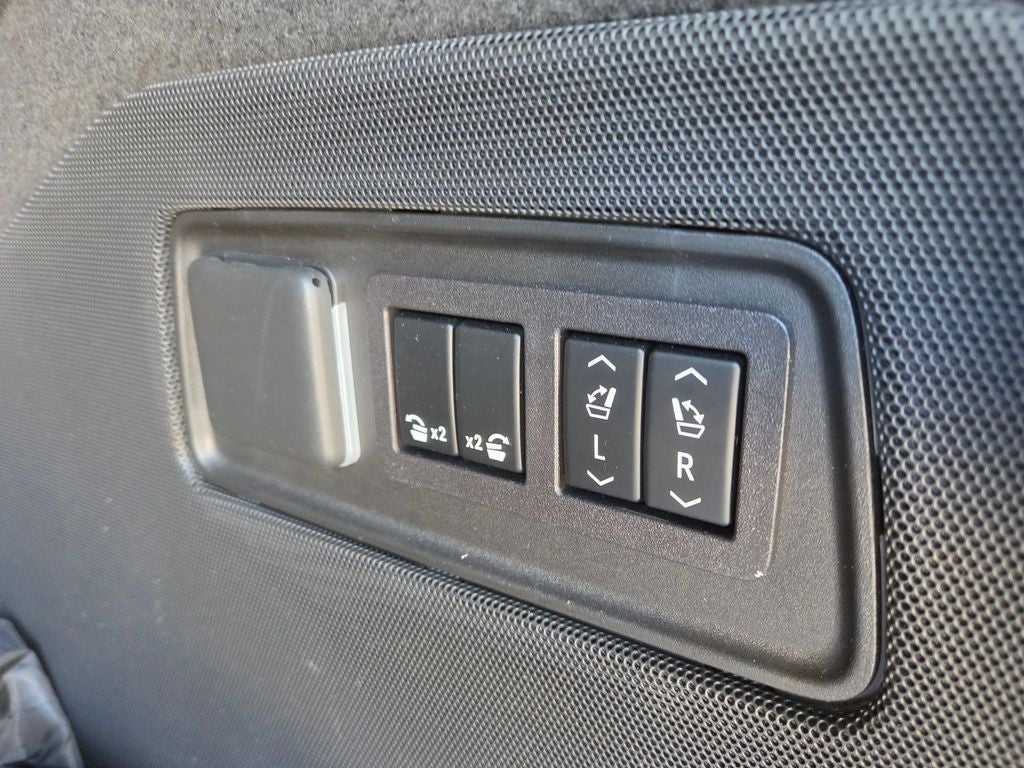 2023 Cadillac Escalade ESV Premium