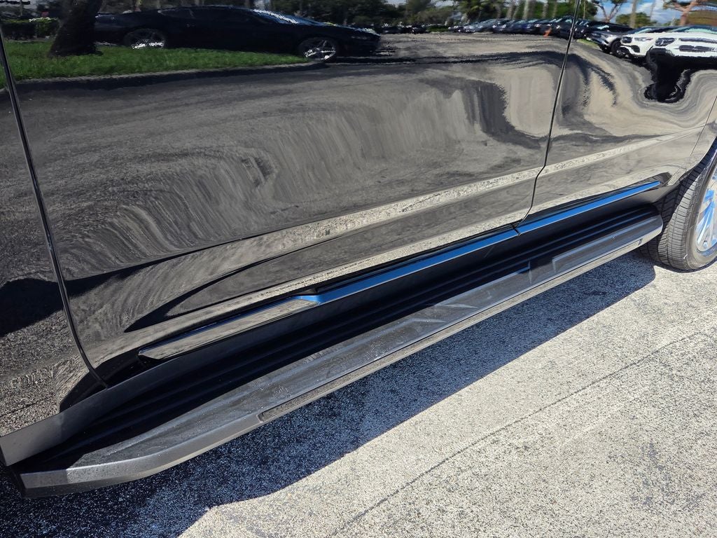 2023 Cadillac Escalade ESV Premium