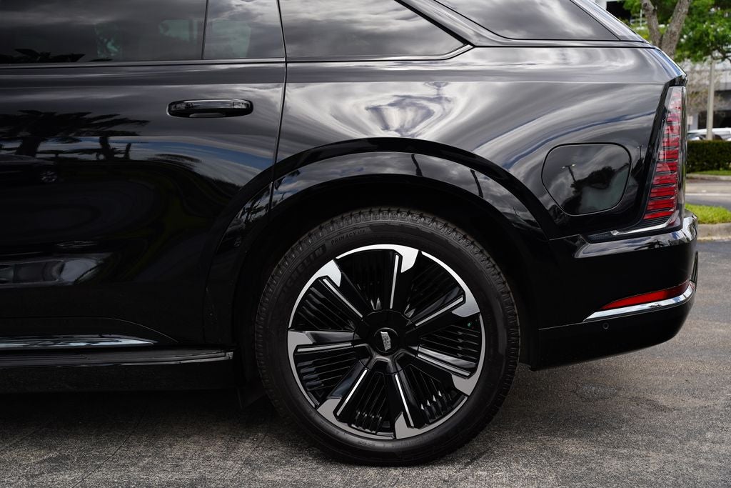 2025 Cadillac ESCALADE IQ Sport 1