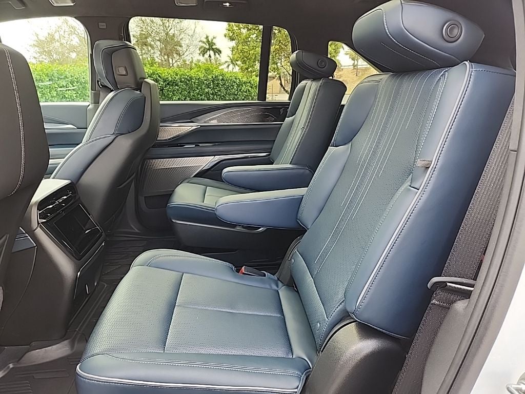 2025 Cadillac ESCALADE IQ Sport 2