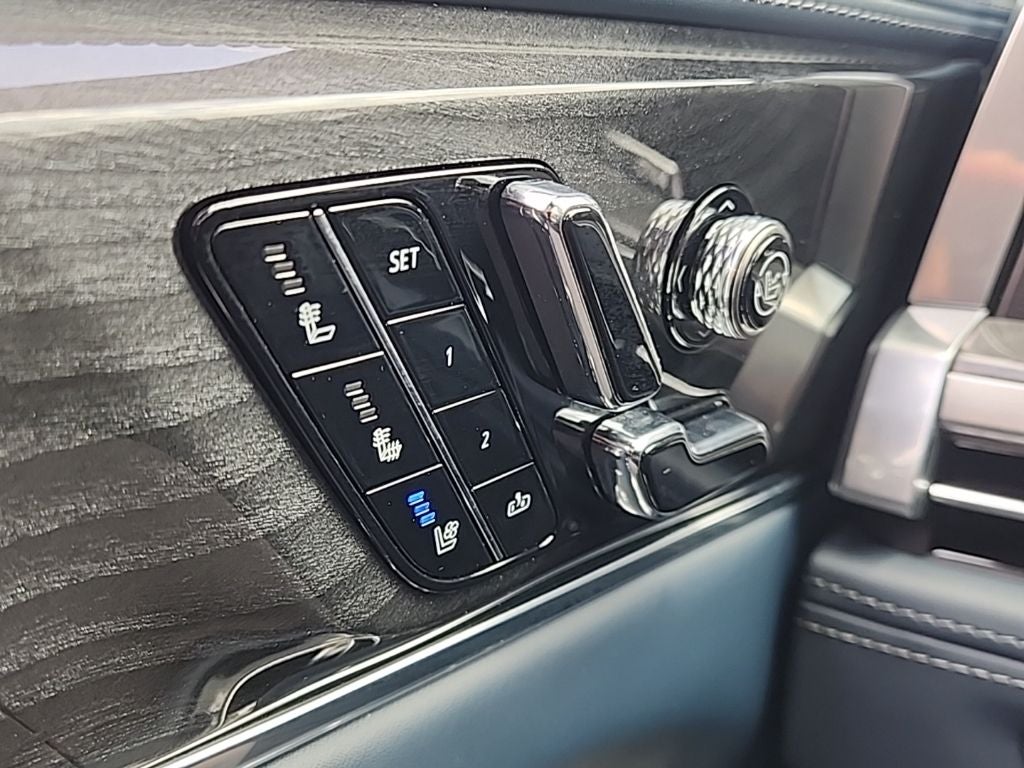 2025 Cadillac ESCALADE IQ Sport 2