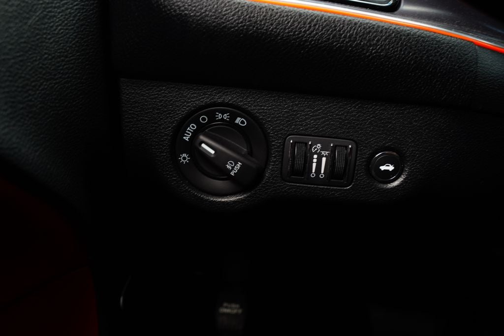 2018 Dodge Challenger Base