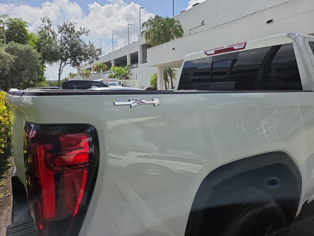 2025 GMC Sierra 1500 Elevation