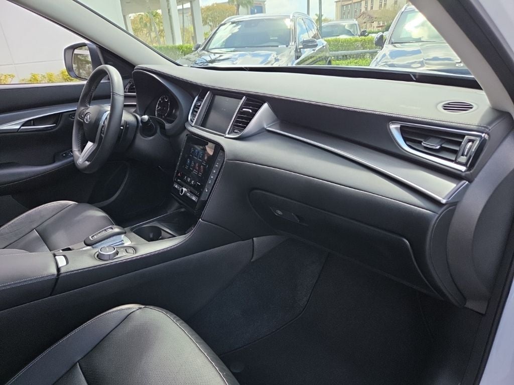 2023 INFINITI QX50 LUXE