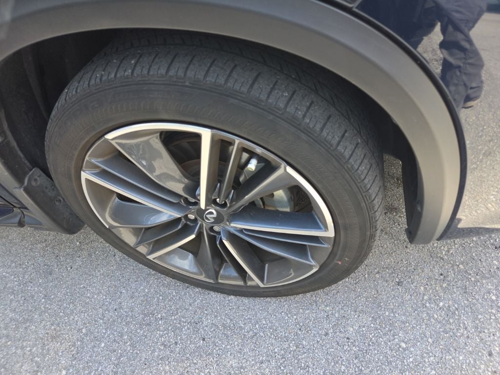 2023 INFINITI QX55 LUXE CERTIFIED PREOWNED!
