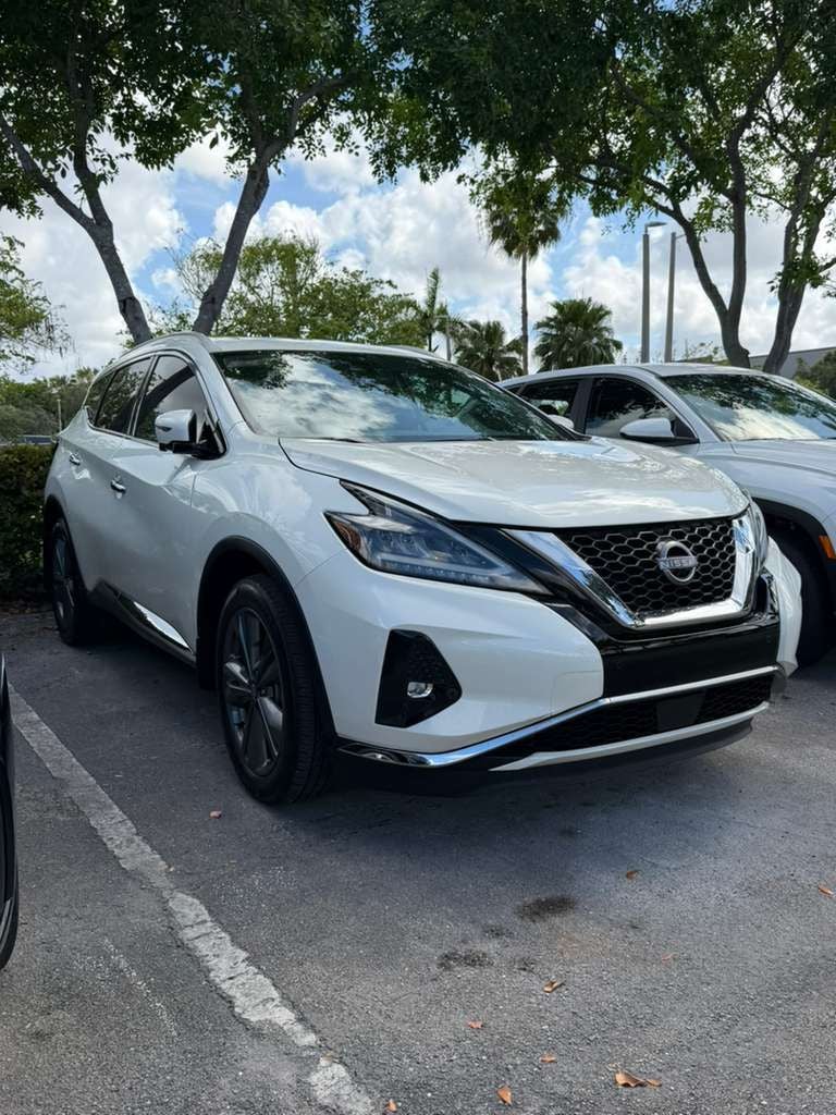 2023 Nissan Murano Platinum FWD's photo