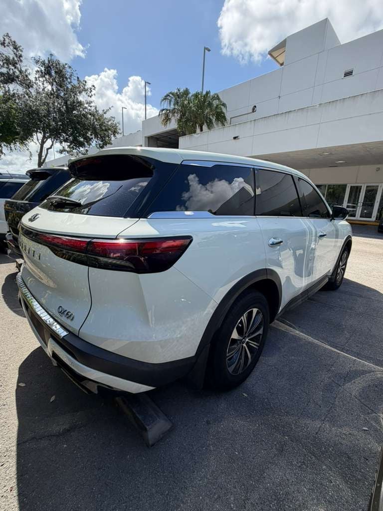 2022 INFINITI QX60 PURE