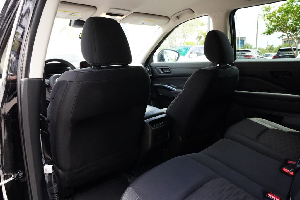 2023 Nissan Pathfinder S