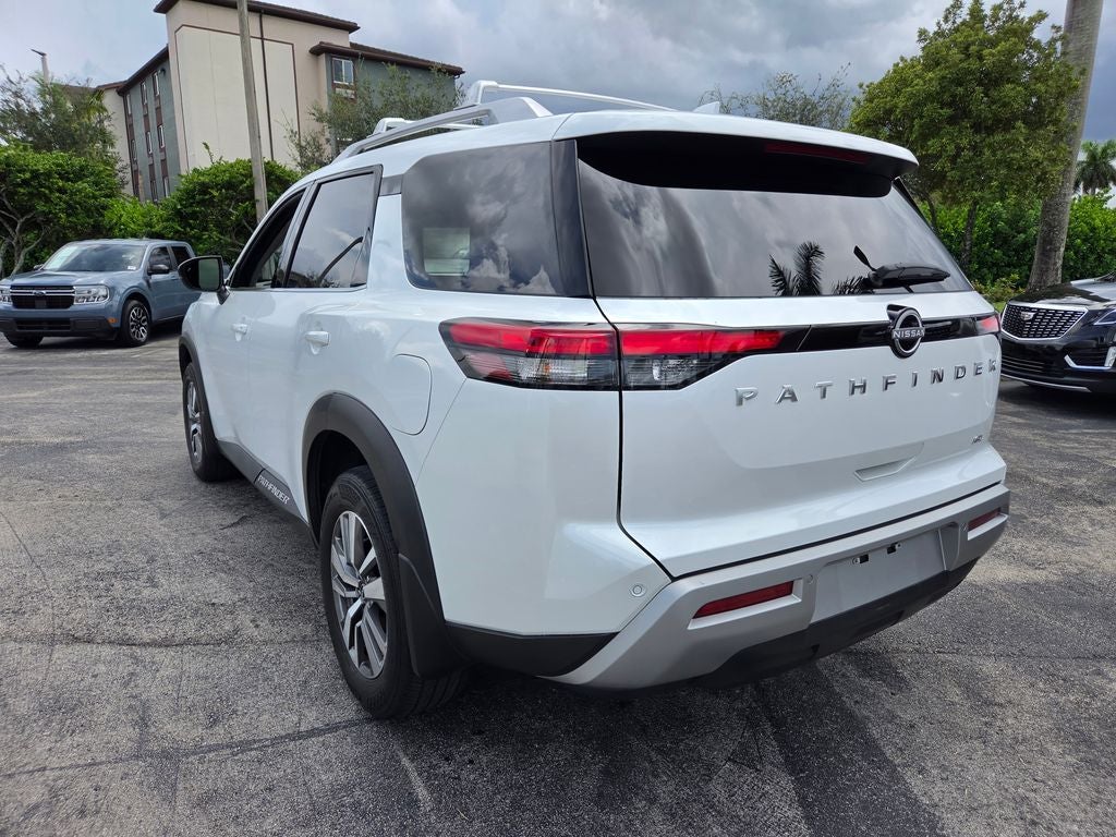 2025 Nissan Pathfinder SL