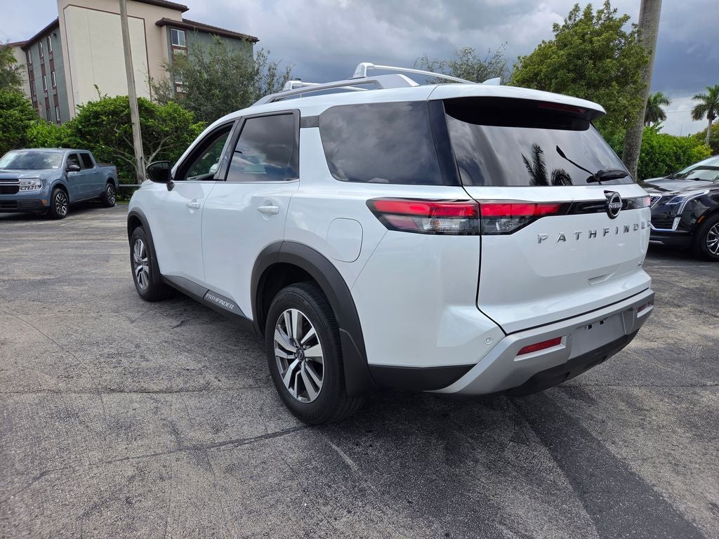 2025 Nissan Pathfinder SL