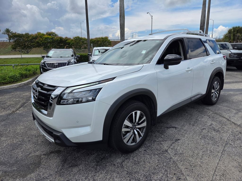 2025 Nissan Pathfinder SL