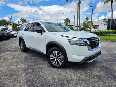 2025 Nissan Pathfinder SL