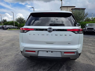 2025 Nissan Pathfinder SL