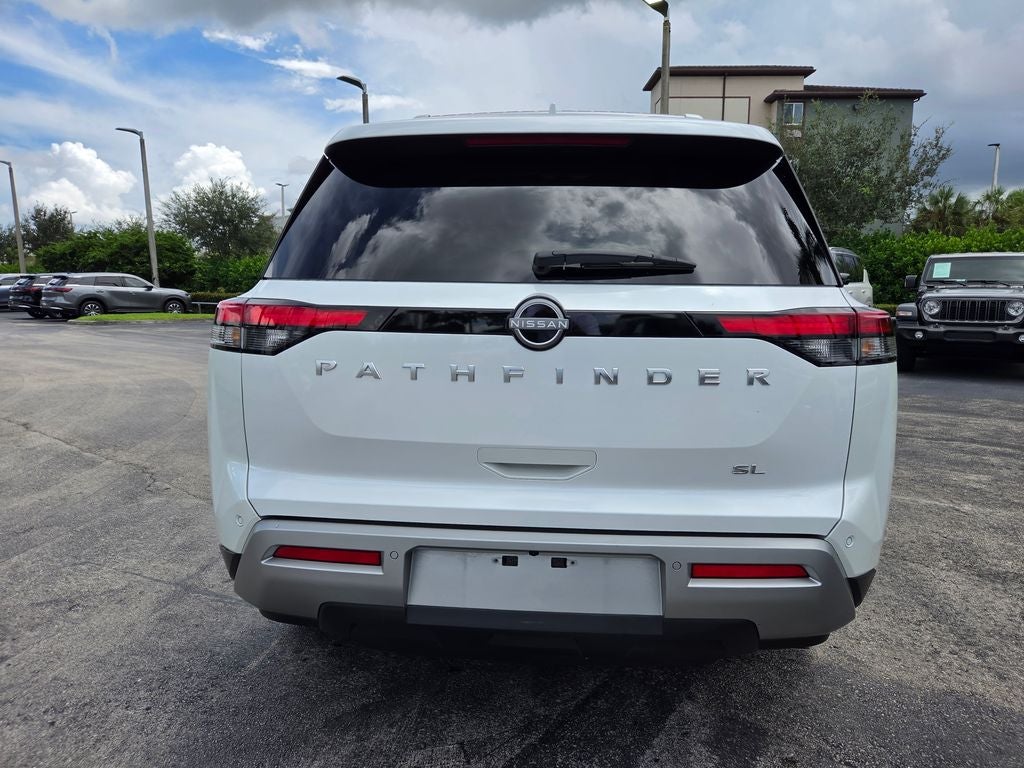 2025 Nissan Pathfinder SL