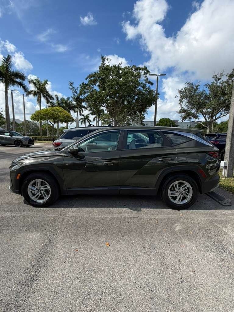 2025 Hyundai Tucson SE