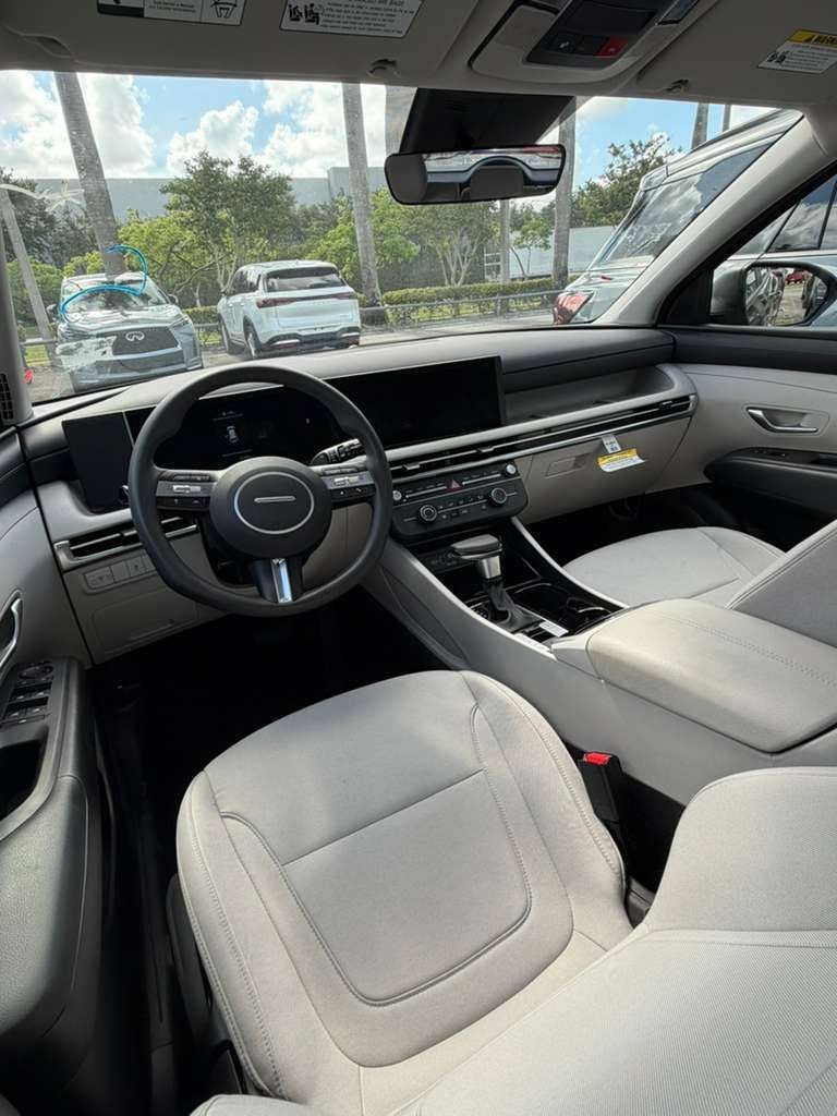 2025 Hyundai Tucson SE