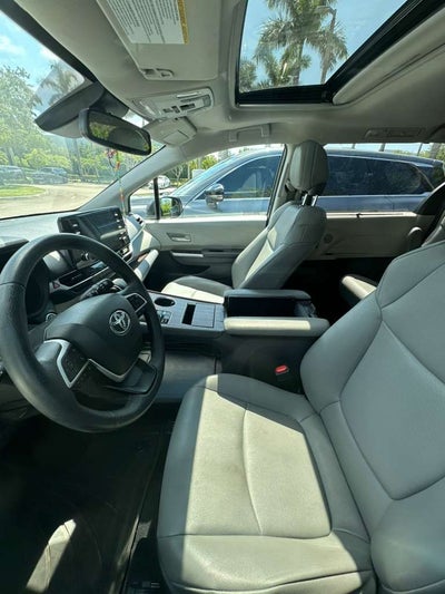 2024 Toyota Sienna XLE 8 Passenger