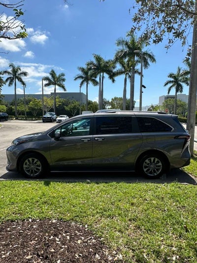 2024 Toyota Sienna XLE 8 Passenger