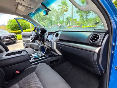 2017 Toyota Tundra SR5 5.7L V8
