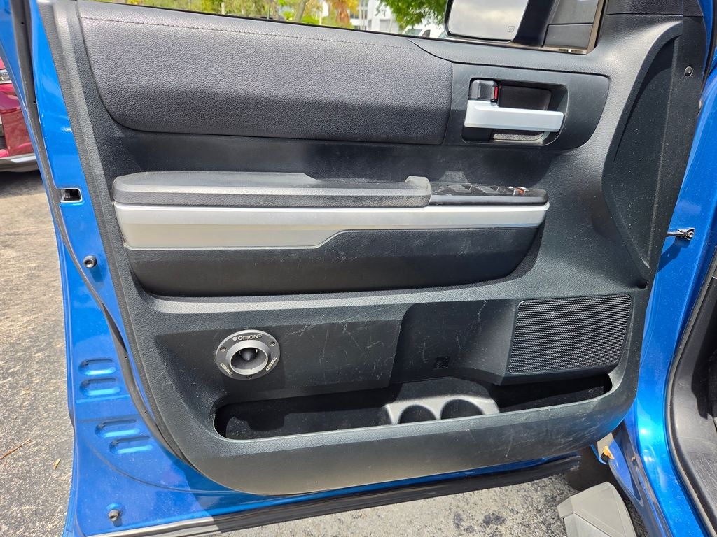 2017 Toyota Tundra SR5 5.7L V8