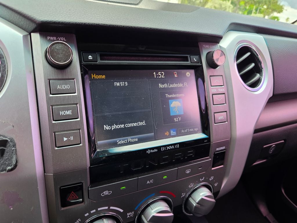 2017 Toyota Tundra SR5 5.7L V8
