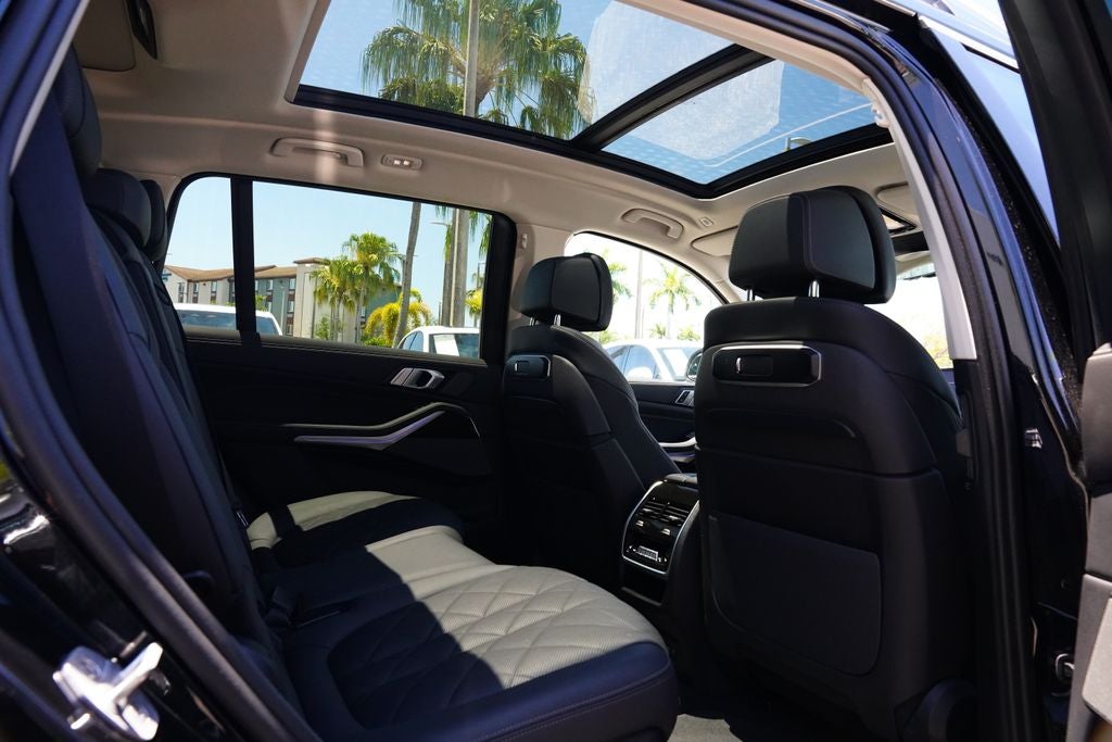 2025 BMW X7 xDrive40i