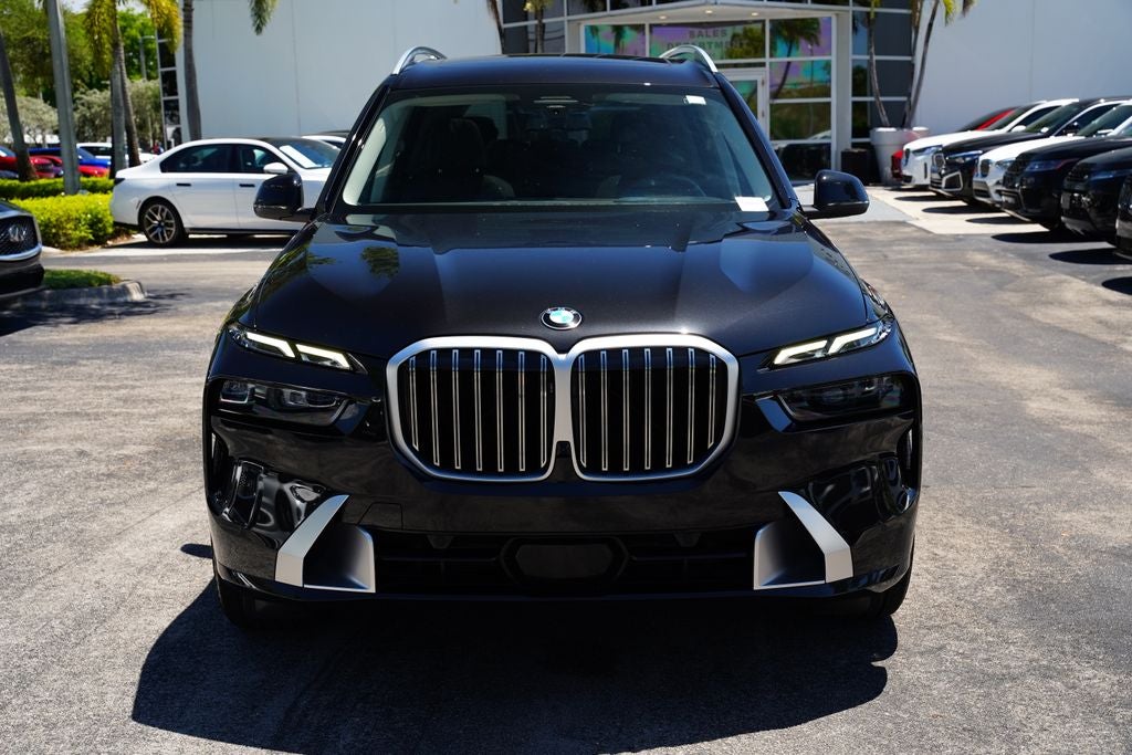 2025 BMW X7 xDrive40i