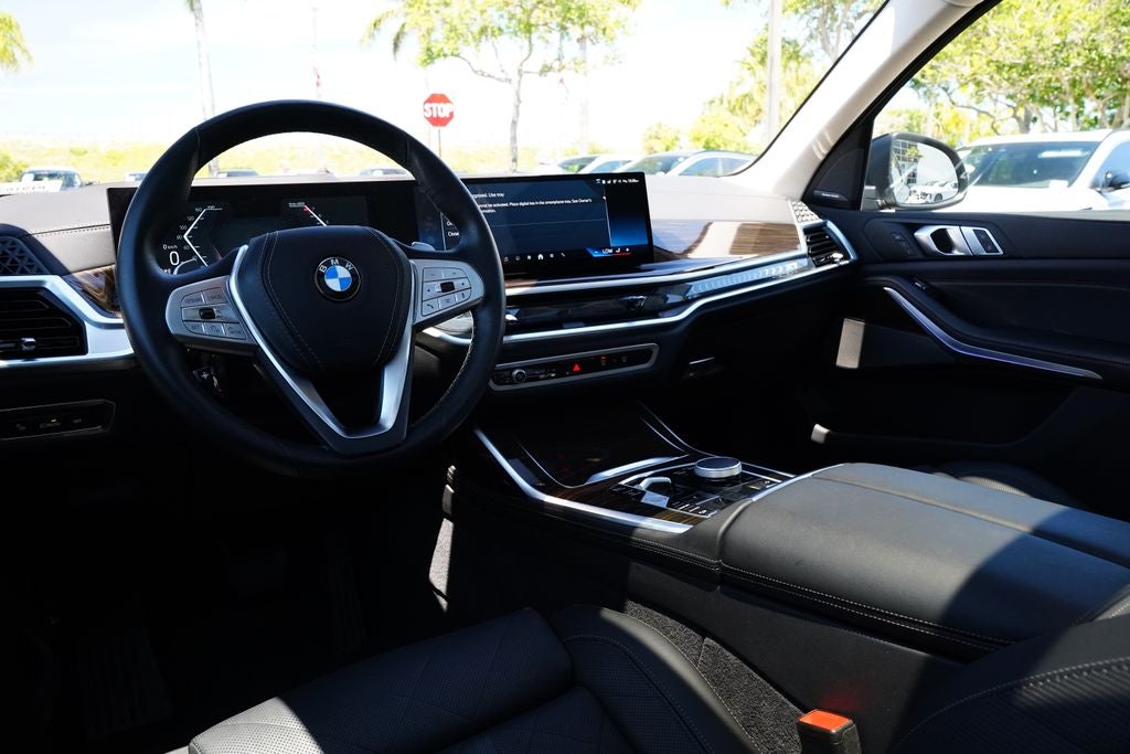 2025 BMW X7 xDrive40i