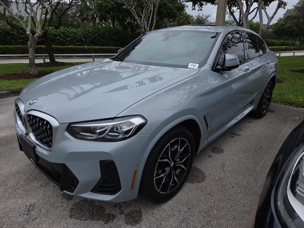 2023 BMW X4 xDrive30i
