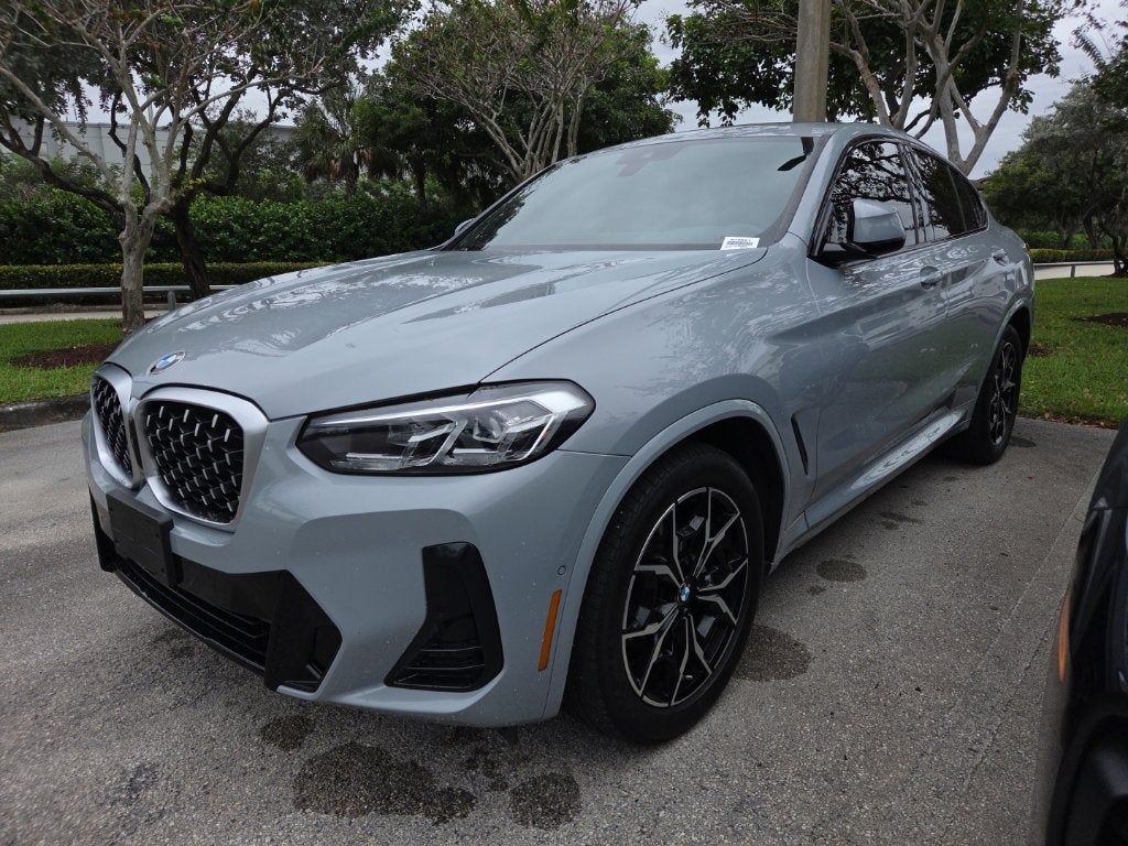 2023 BMW X4 xDrive30i
