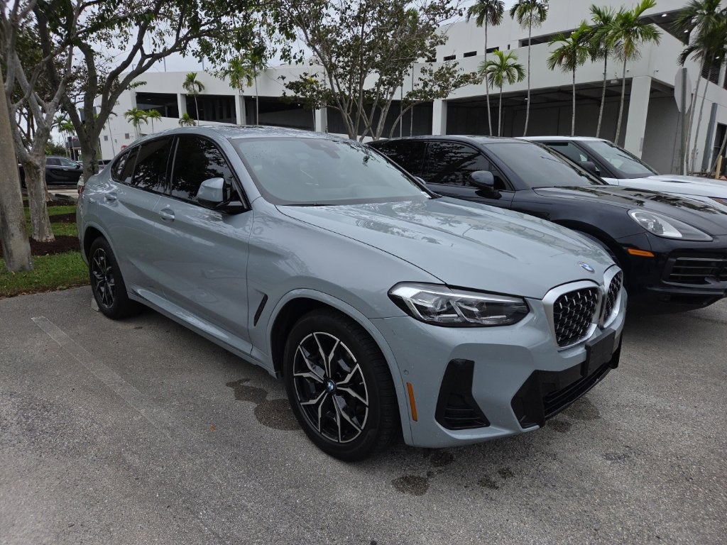 2023 BMW X4 xDrive30i